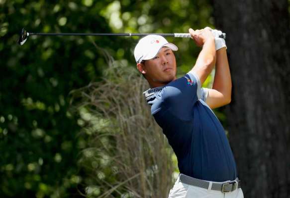 Kim surges clear with round of 60