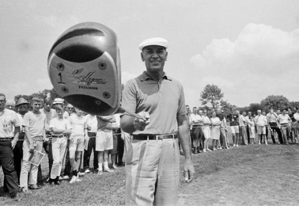 Master at work: The great Ben Hogan judged every distance by eye - he didn't need yardage markers (Photo: Getty Images)